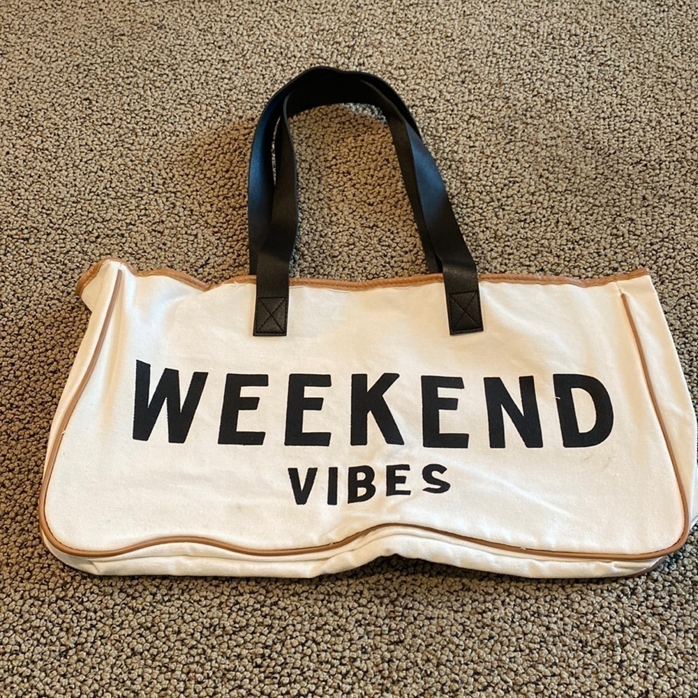 Weekend Vibes Tote Bag in GUC